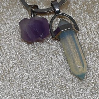 Μπρελόκ με Αμέθυστο & Οπάλιο – Προστασία, Διαύγεια & Δημιουργικότητα