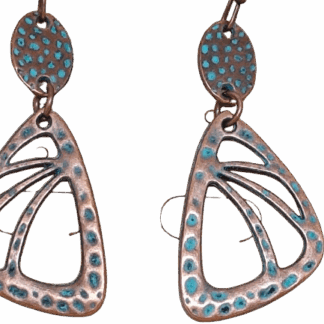 Σκουλαρίκια Χάλκινα Boho Τρίγωνα – Γεωμετρικό Σχέδιο με Τιρκουάζ Οξείδωση