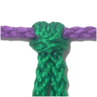 Κόμπος Lark’s Head σε κορδόνι μακραμέ