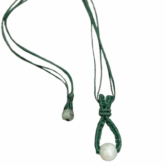 κολιέ μακραμέ με λαβραδορίτη πράσινο κορδόνι