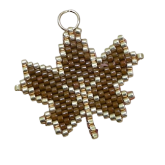 κολιέ φύλλο σφένδαμου miyuki από καφέ και χρυσές χάντρες