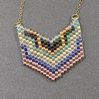 κολιέ miyuki με πολύχρωμες χάντρες και γεωμετρικό σχέδιο