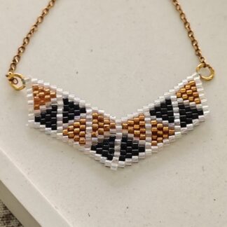 κολιέ miyuki geometric λευκό μαύρο χρυσό με αλυσίδα