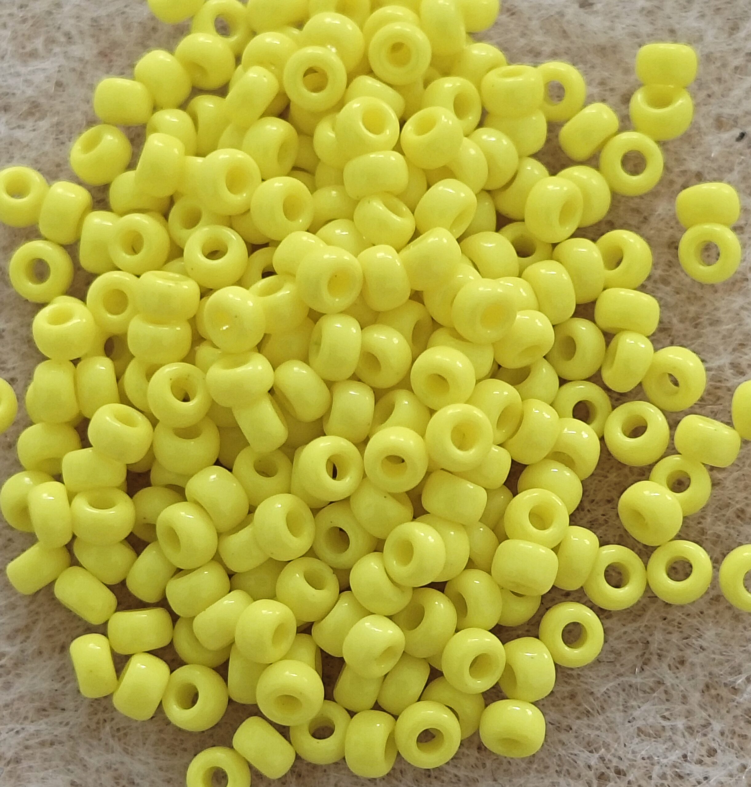 Miyuki Round Rocailles 11/0 Ιαπωνικές χάντρες MR11/404 Opaque Yellow