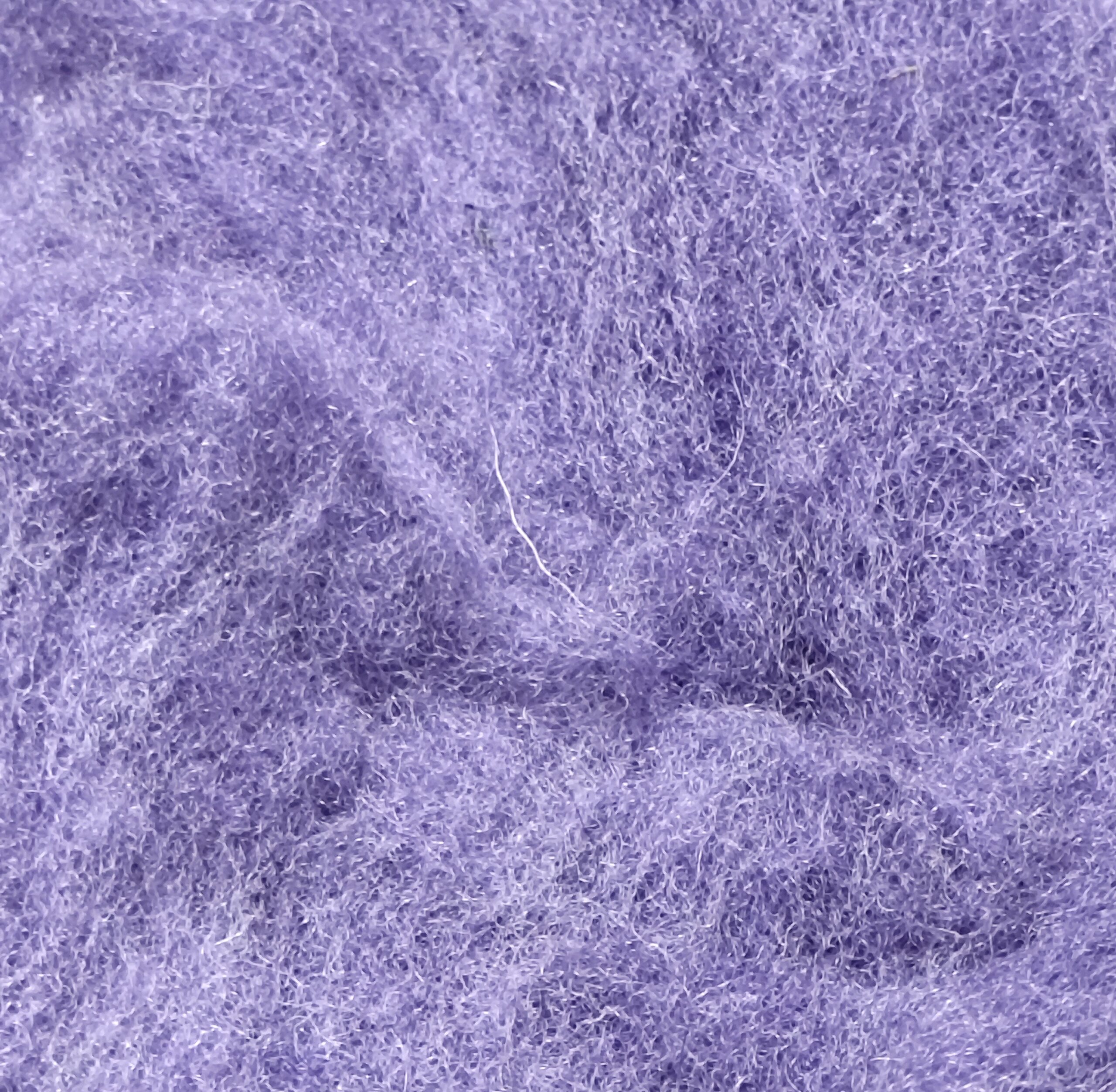 Μη λαναρισμένο μαλλί Merino για Needle Felting 10 g σε σκούρα μωβ απόχρωση.